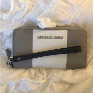 Michael Kors Wristlet